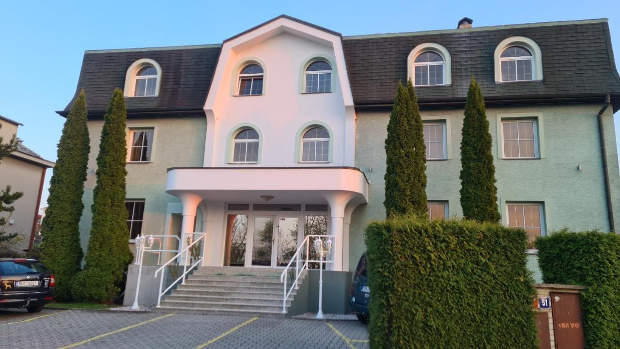 Pension Bila Hora Prag Exterior foto